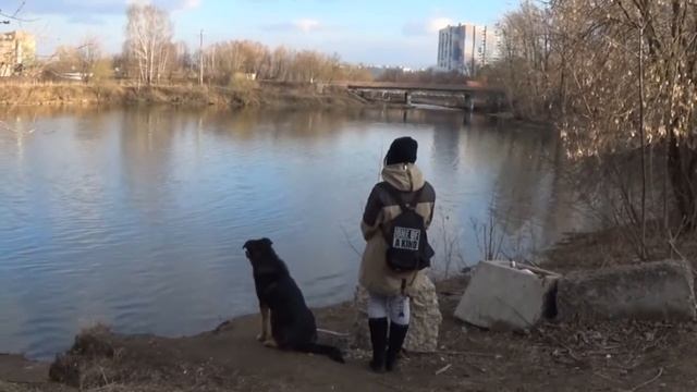 Весенняя прогулка у реки смотреть онлайн