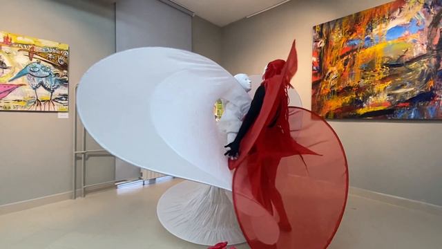 Открытие персональной выставки Елены Старик состоялось вчера !На мой взгляд было просто бомбическим смотреть онлайн