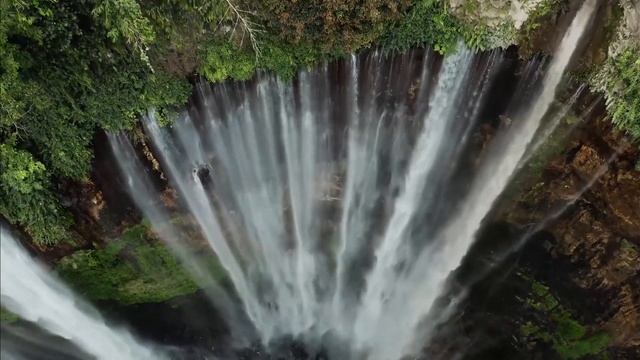 Медитация под успокаивающий шум водопада смотреть онлайн