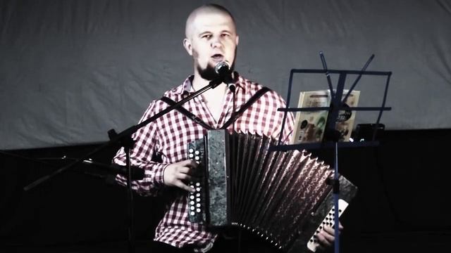 Ай да Пушкин! Спел на три голоса под гармонь так, что дух захватывает! То не ветер ветку клонит смотреть онлайн