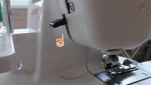 Заправка второй нити оверлока Janome Excellent Lock 777 смотреть онлайн