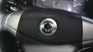 «SsangYong» частичный разбор средней консоли. Установка вольтметра и USB выхода.mp4