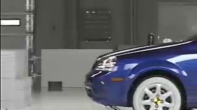 Crash Test 2002 - Present Chevrolet Optra Discontinued Suzuki Forenza / Reno IIHS Frontal Impact смотреть онлайн