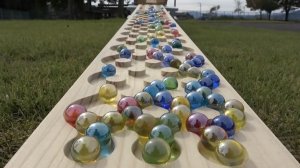 Шарики катаются по лабиринту