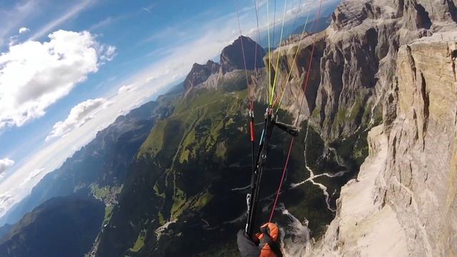 Parapendio a Campitello di Fassa, Col Rodella смотреть онлайн