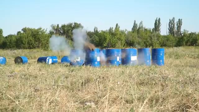 Разносим бочки с бензином из ДШК & explosion of barrels with TNT смотреть онлайн