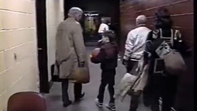 Bulls vs. Bucks 1990 game 3 (7/...) смотреть онлайн
