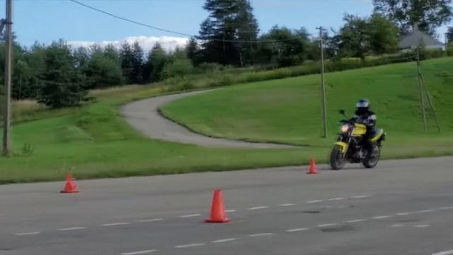 MotoAnna~Стоит ли женщине после 40 учиться ездить на мотоцикле! смотреть онлайн