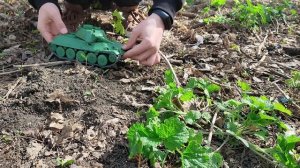 Битва выдуманных пластилиновых танков.