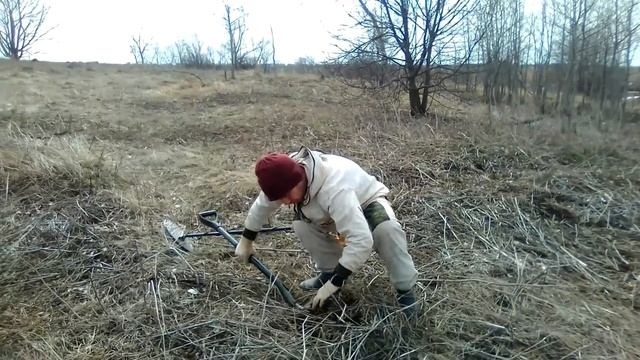 Идеальный коп на развалинах скотного двора Коп металлолома смотреть онлайн