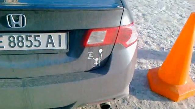 Хонда с прикольными наклейками.mp4 смотреть онлайн