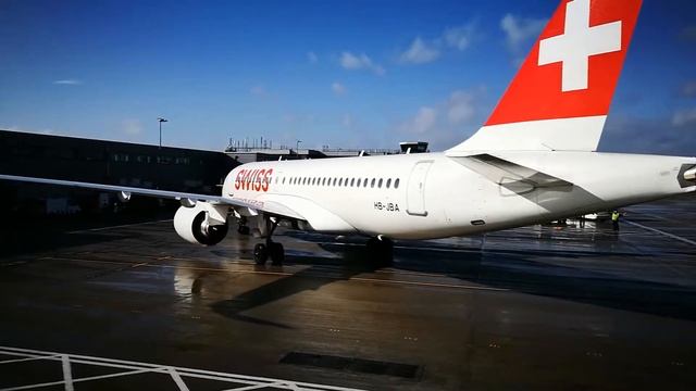London City CS100 Self Manoeuvring on Stand смотреть онлайн