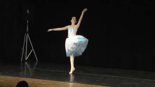 Blue Danube - On Your Toes Academy Of dance Buffalo Grove смотреть онлайн