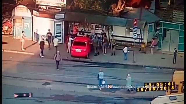 Наезд на пешеходов на Желябова. Смоленск смотреть онлайн