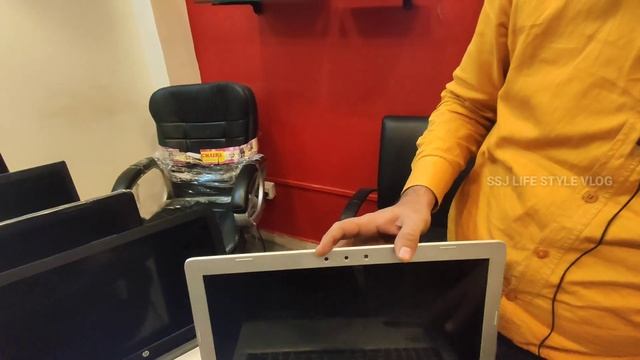 Cheapest Laptop Market in Delhi | Laxmi Nagar Second Hand Laptop Market | Open Box Laptop смотреть онлайн