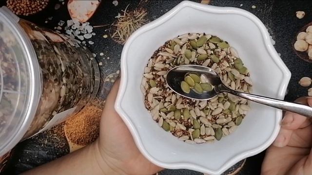 Пробую смесь семян / Дом Александры смотреть онлайн