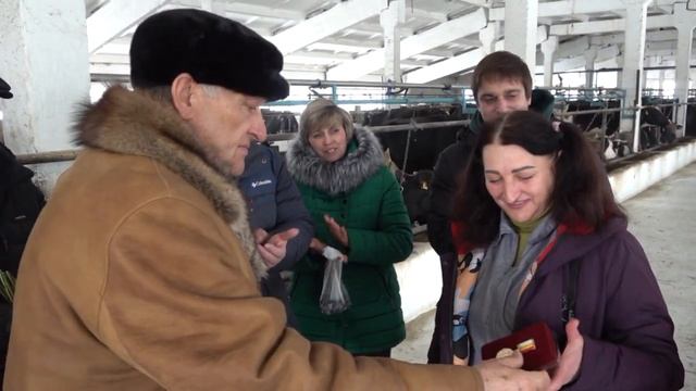 Знаком Губернатора Рязанской области "За усердие" отмечен труд зав. МТФ "Малинки" Ирины Фроловой смотреть онлайн