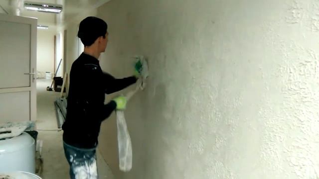 как делать структурную штукатурку клеюнкой часть первая смотреть онлайн