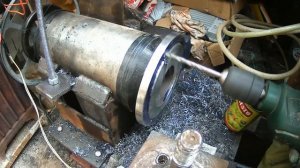 Самодельный токарный по металлу. Часть 4. Ставим патрон и новый двигатель