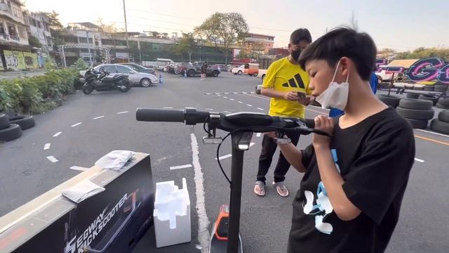 รีวิว แกะกล่อง Ninebot P65u กันว่าจะว้าวขนาดไหน смотреть онлайн