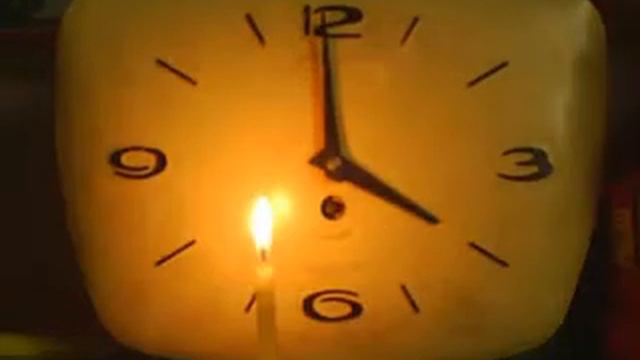 Часы... и свеча =) смотреть онлайн