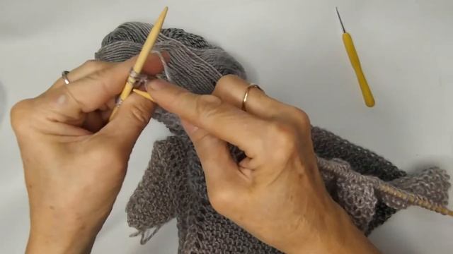 Как связать паутинку, шаль из одного моточка пряжи! смотреть онлайн