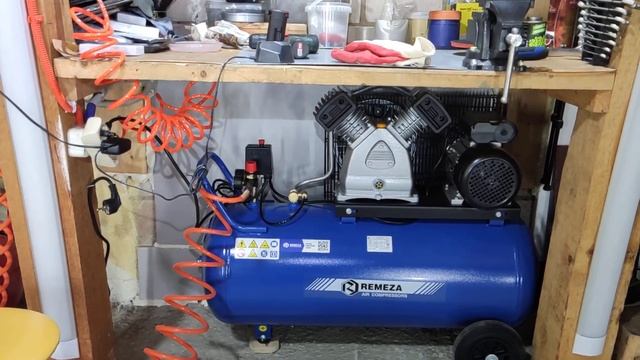 СРАВНЕНИЕ, ОТЗЫВ ДЕШЁВОГО И ДОРОГОГО КОМПРЕССОРОВ. REMEZA СБ4/С-100 LB30A, ЗУБР ЗКПМ 220 50 1,5 КВТ смотреть онлайн