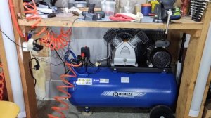 СРАВНЕНИЕ, ОТЗЫВ ДЕШЁВОГО И ДОРОГОГО КОМПРЕССОРОВ. REMEZA СБ4/С-100 LB30A, ЗУБР ЗКПМ 220 50 1,5 КВТ