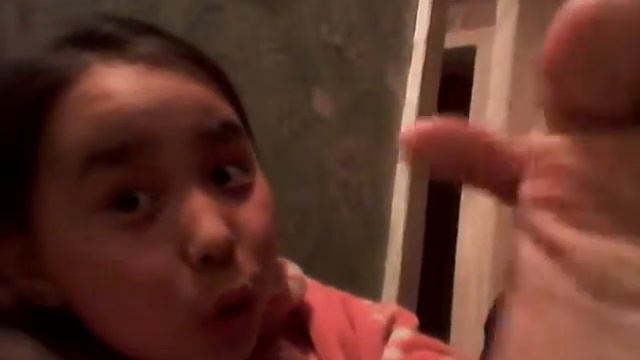 Девочка показывала ногу и что случилось смотреть онлайн