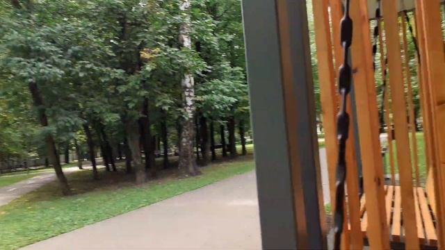 Качели в Перовском парке г Москвы смотреть онлайн
