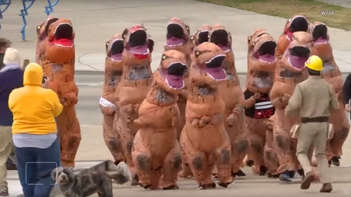 Забег динозавров смотреть онлайн