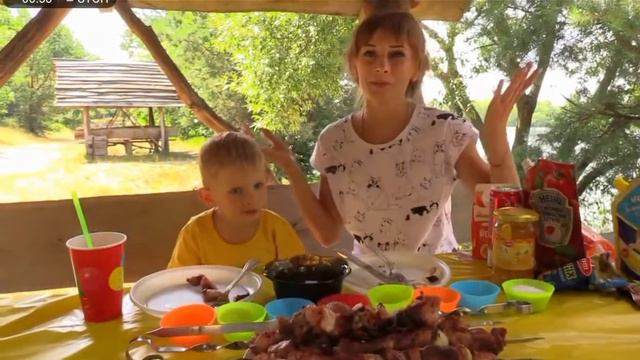 Вот как надо кушать шашлык. смотреть онлайн
