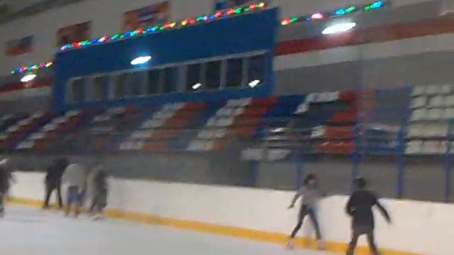На ледовом катке г.Тобольск 23.10.11 смотреть онлайн