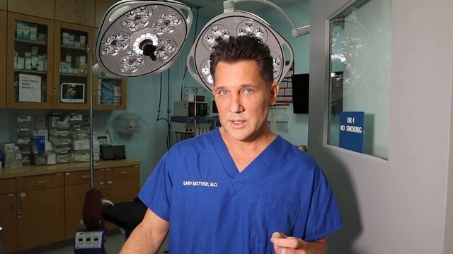 Plastic Surgeon Explains: Michael Jackson's Botched Nose Job and Plastic Surgery смотреть онлайн