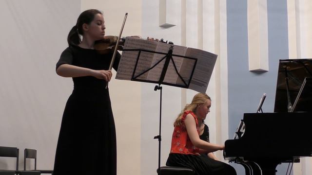 Алина Хасанова (скрипка) Нэлли Бучельникова (фор-но). Моцарт "Соната фа мажор для скрипки и ф-но" смотреть онлайн