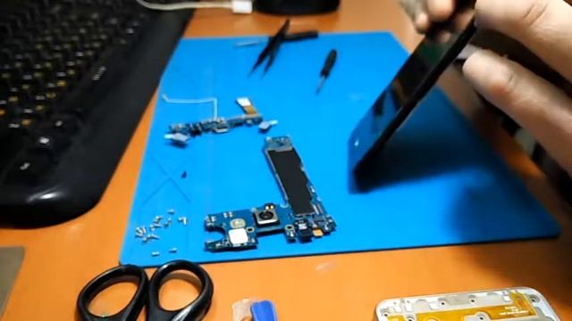 Разборка samsung A5, замена гнезда. смотреть онлайн