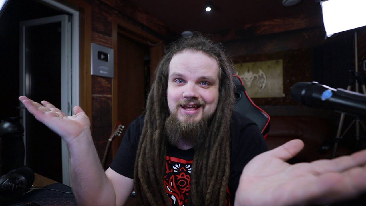 КАК ПЕТЬ ЕСЛИ НА СЦЕНЕ НИЧЕГО НЕ СЛЫШНО? В КАКОМ ПОЛОЖЕНИИ ЛУЧШЕ ВСЕГО ПЕТЬ?