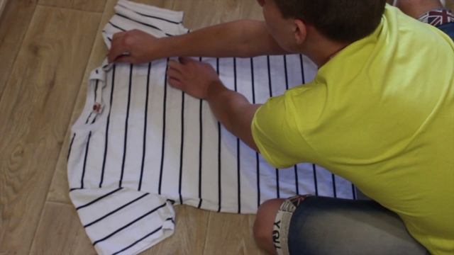 Как сложить майку за 2 секунды/Лайфхак смотреть онлайн