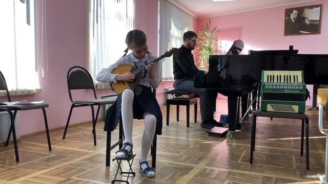 Отчетный концерт народного отдела, Домра, 4 класс, Е.П. Дербенко, "Весёлый почтальон" смотреть онлайн