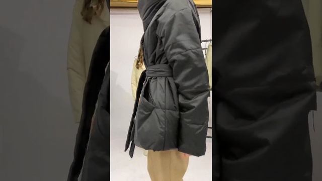 Верхняя одежда на осень. Куртки, которые спасут от дождя и окутают теплом смотреть онлайн