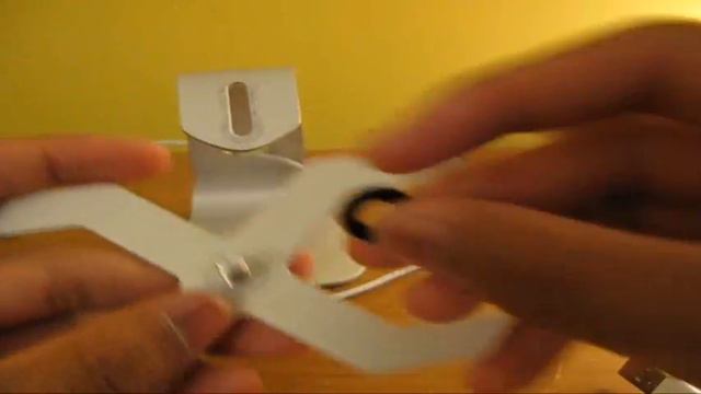 Xtand for iPod Touch 1g/2g смотреть онлайн