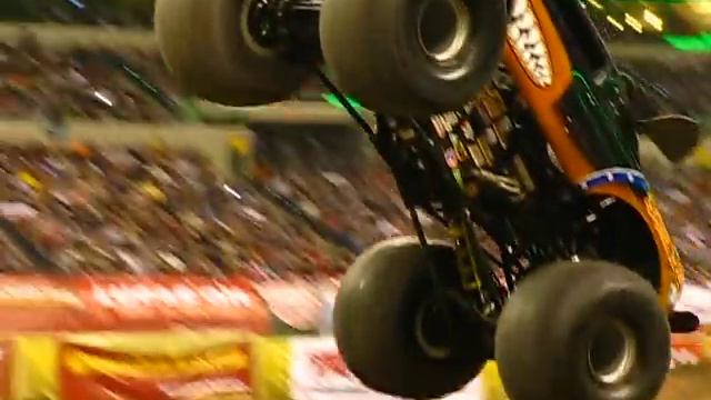 Indianapolis Monster Jam - Monster Mutt Rottweiler смотреть онлайн