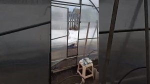 простой способ отопления теплицы без затрат.простая печь на отработке в теплицу.