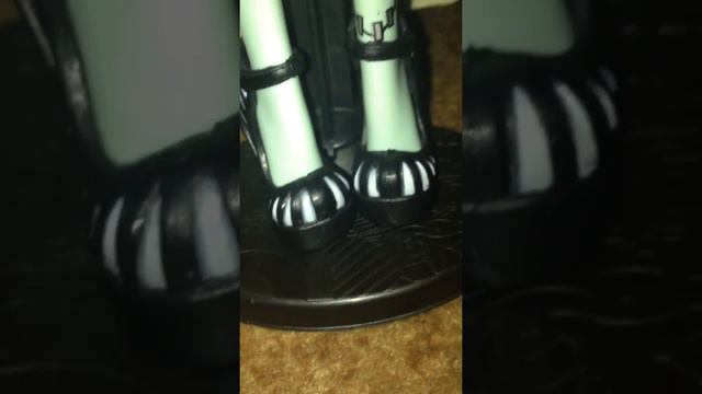 Кукла монстер хай Френки Штейн смотреть онлайн