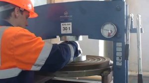 Изготовление полимерных люков