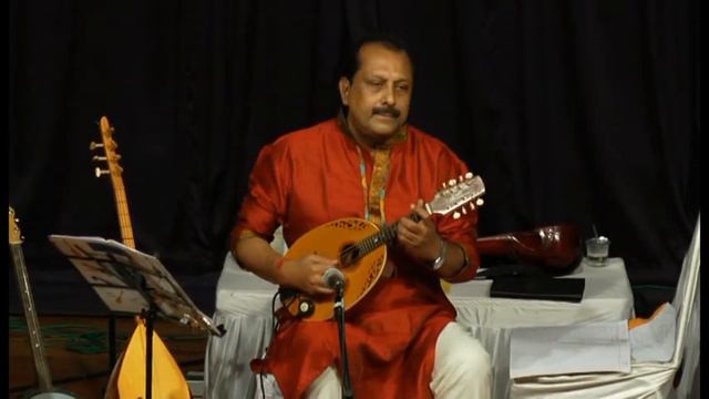 PRADIPTO SENGUPTA'S STRINGS OF JOY (MANDOLIN DHUN BASED ON RAGA BHAIRAVI) смотреть онлайн