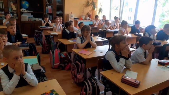 Урок музыки в 1 классе на тему "Классическая музыка. Образы программной музыки" смотреть онлайн