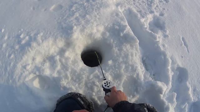 Зимняя рыбалка в Карелии на Верхнем-Куйто с женой ч8. смотреть онлайн