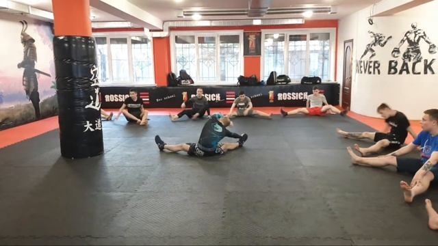 Прерванный эфир №7 Rossich New School: Тренировка по MMA смотреть онлайн