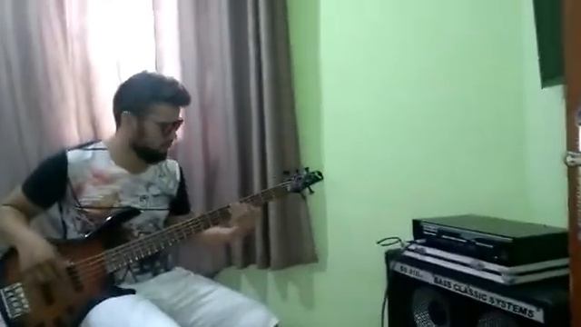 Gabriell Moreira bass tocando Gusttavo Lima (Eu não iria) cover смотреть онлайн